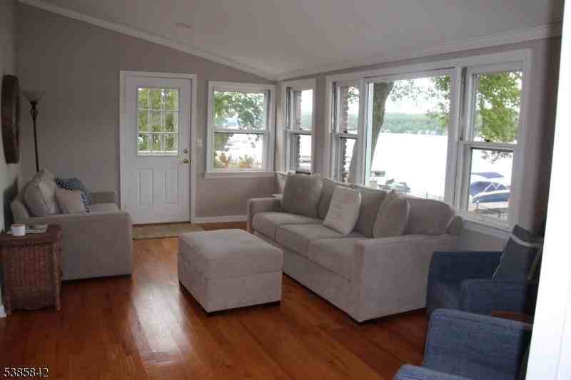 36 Old Lakeside Rd S - Photo 4 of 19