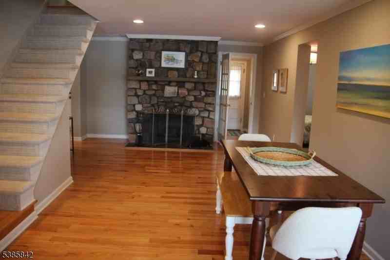 36 Old Lakeside Rd S - Photo 5 of 19