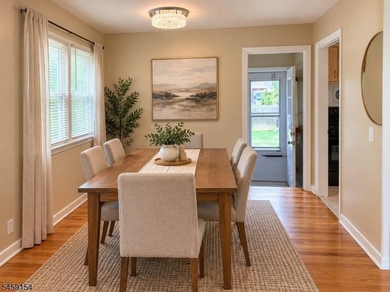 931 Lewis Ave - Photo 3 of 8
