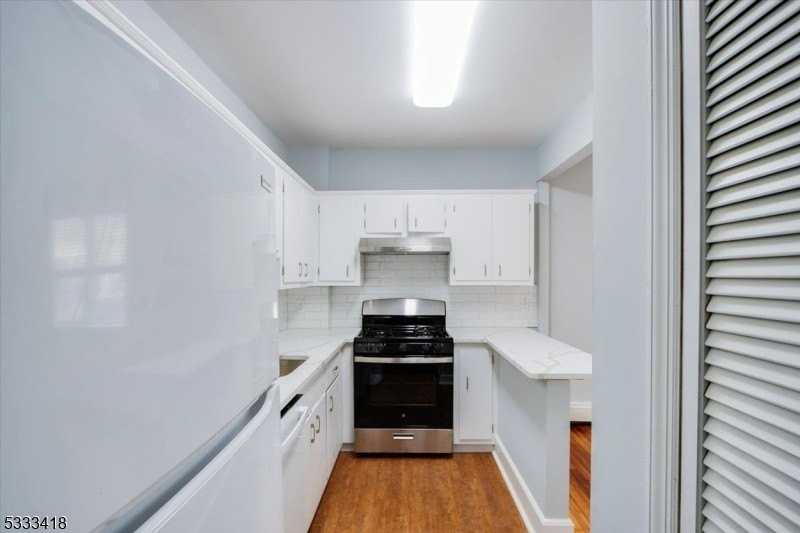 626 Valley Rd Apt 1 - Photo 6 of 14