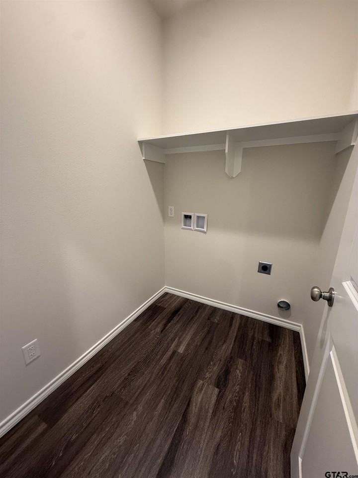 110 S Rainbow Dr - Photo 6 of 17