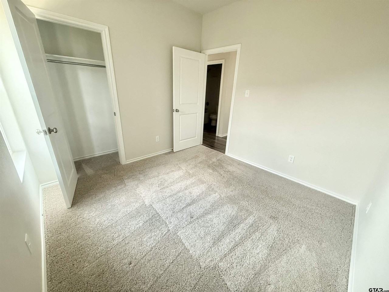 110 S Rainbow Dr - Photo 7 of 17