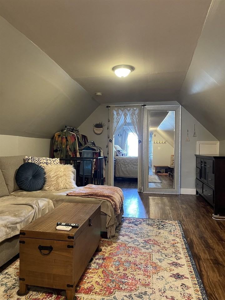 34 W 40th St #3 - Photo 4 of 11