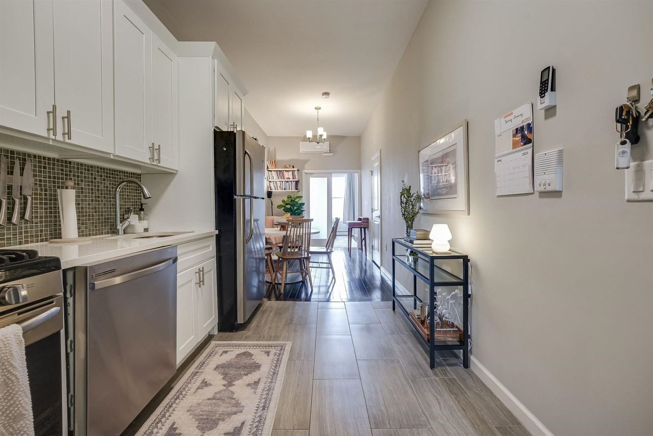 80 Webster Ave #3R - Photo 6 of 22