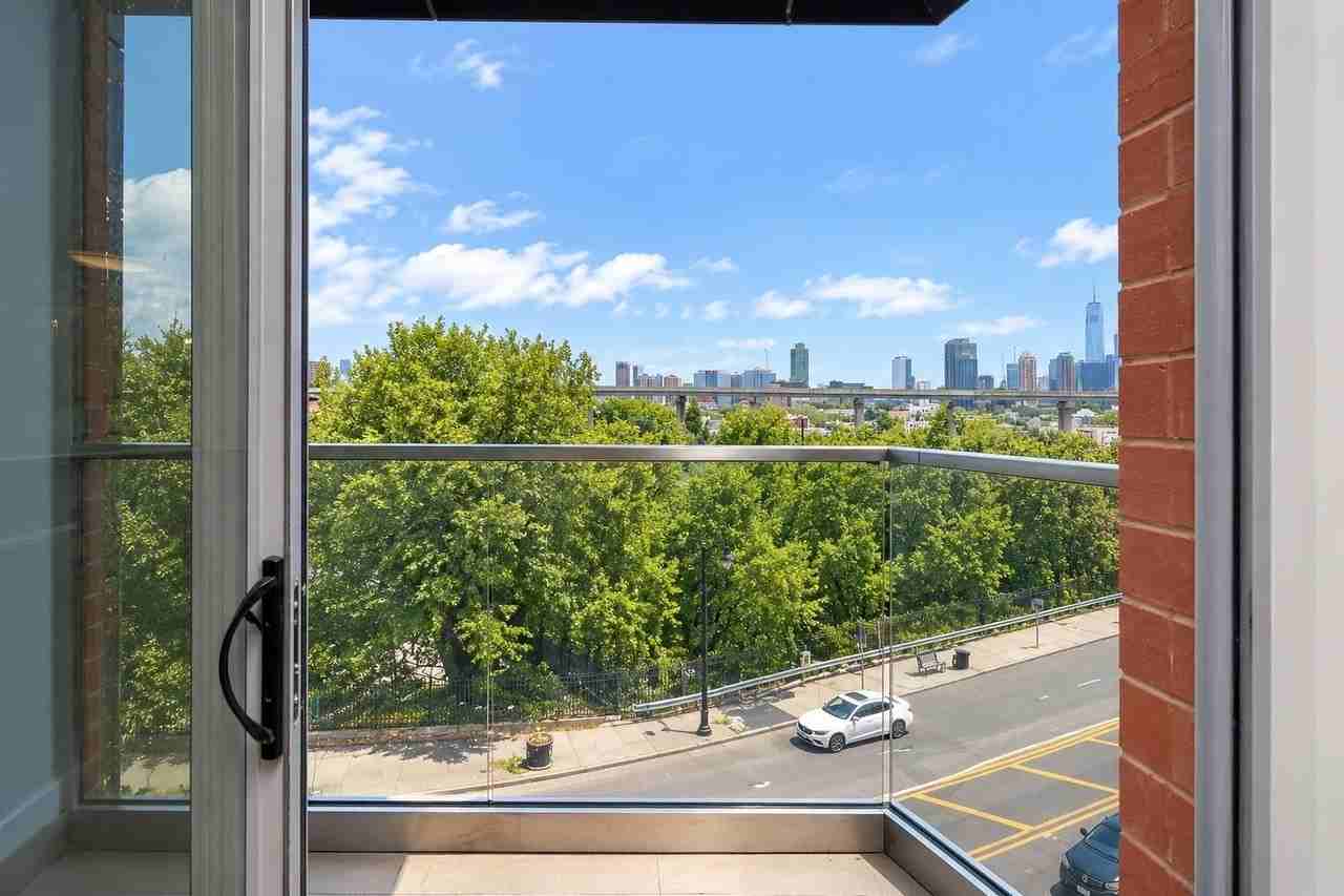 461 Newark Ave #4D - Photo 5 of 13