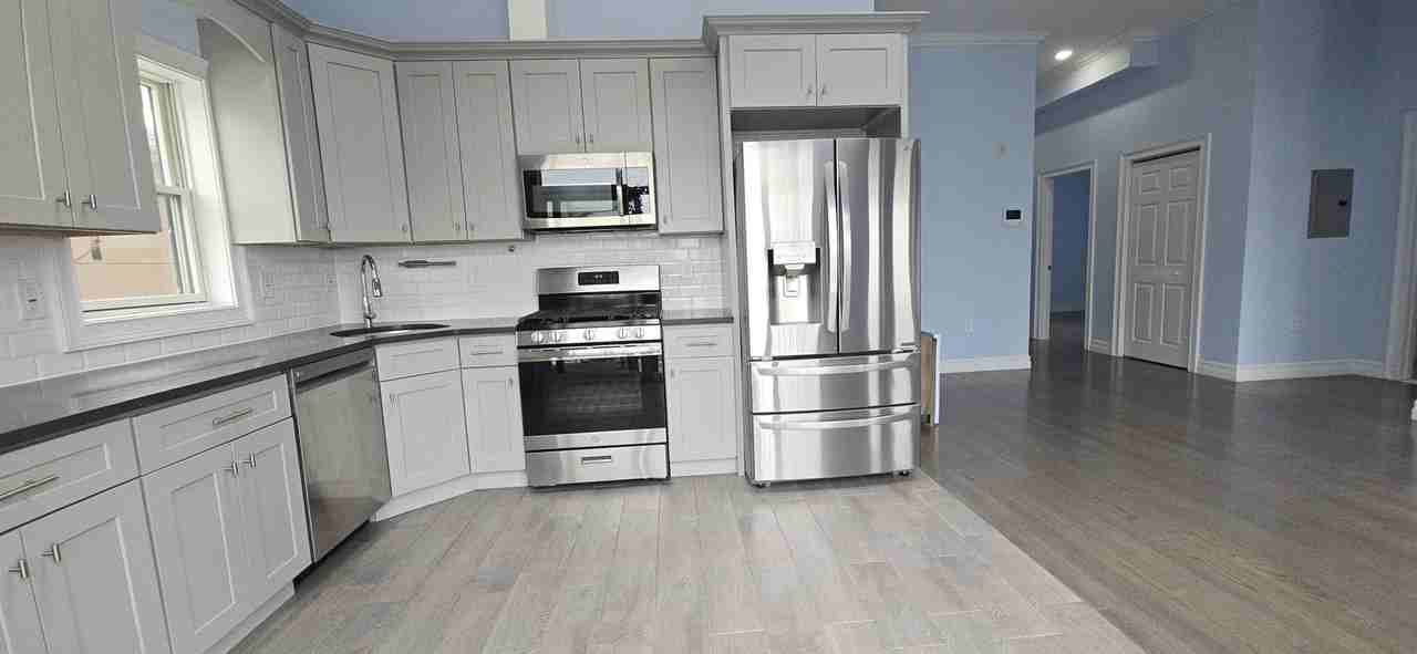 37 Spruce St #5 - Photo 5 of 16