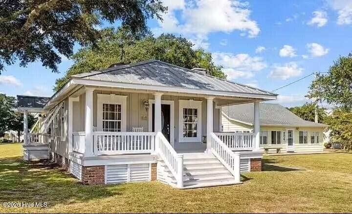 208 Hill St - Photo 2 of 22
