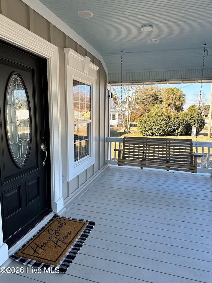 208 Hill St - Photo 6 of 22