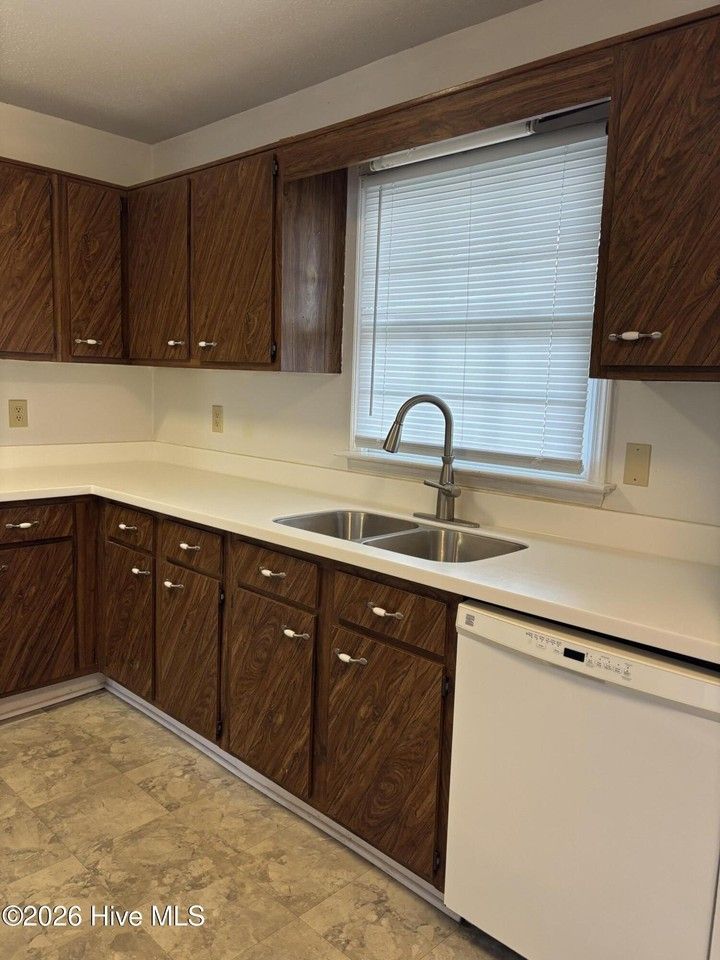 3905 Guardian Ave #E22 - Photo 3 of 15