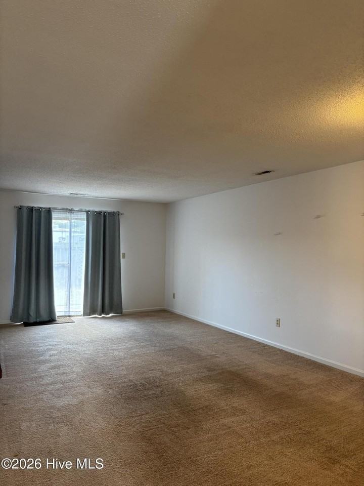 3905 Guardian Ave #E22 - Photo 6 of 15