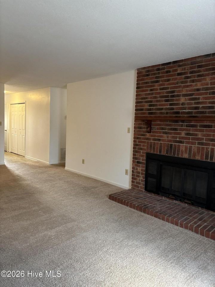 3905 Guardian Ave #E22 - Photo 7 of 15