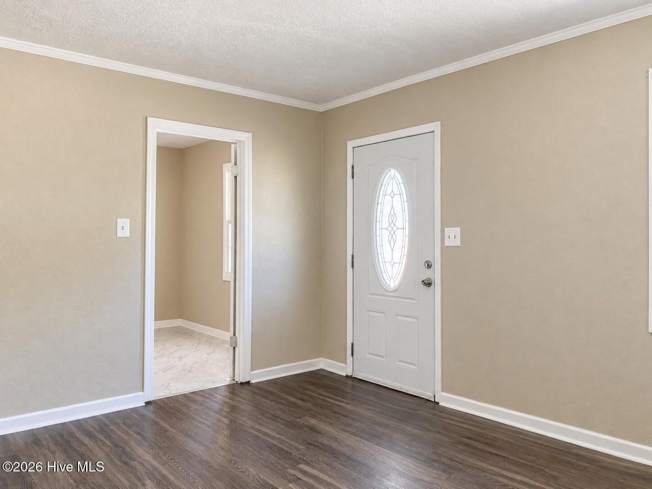 2116 Cadden Rd - Photo 5 of 16
