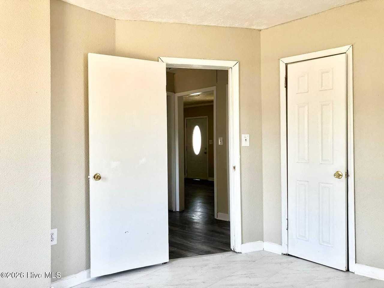 2116 Cadden Rd - Photo 6 of 16
