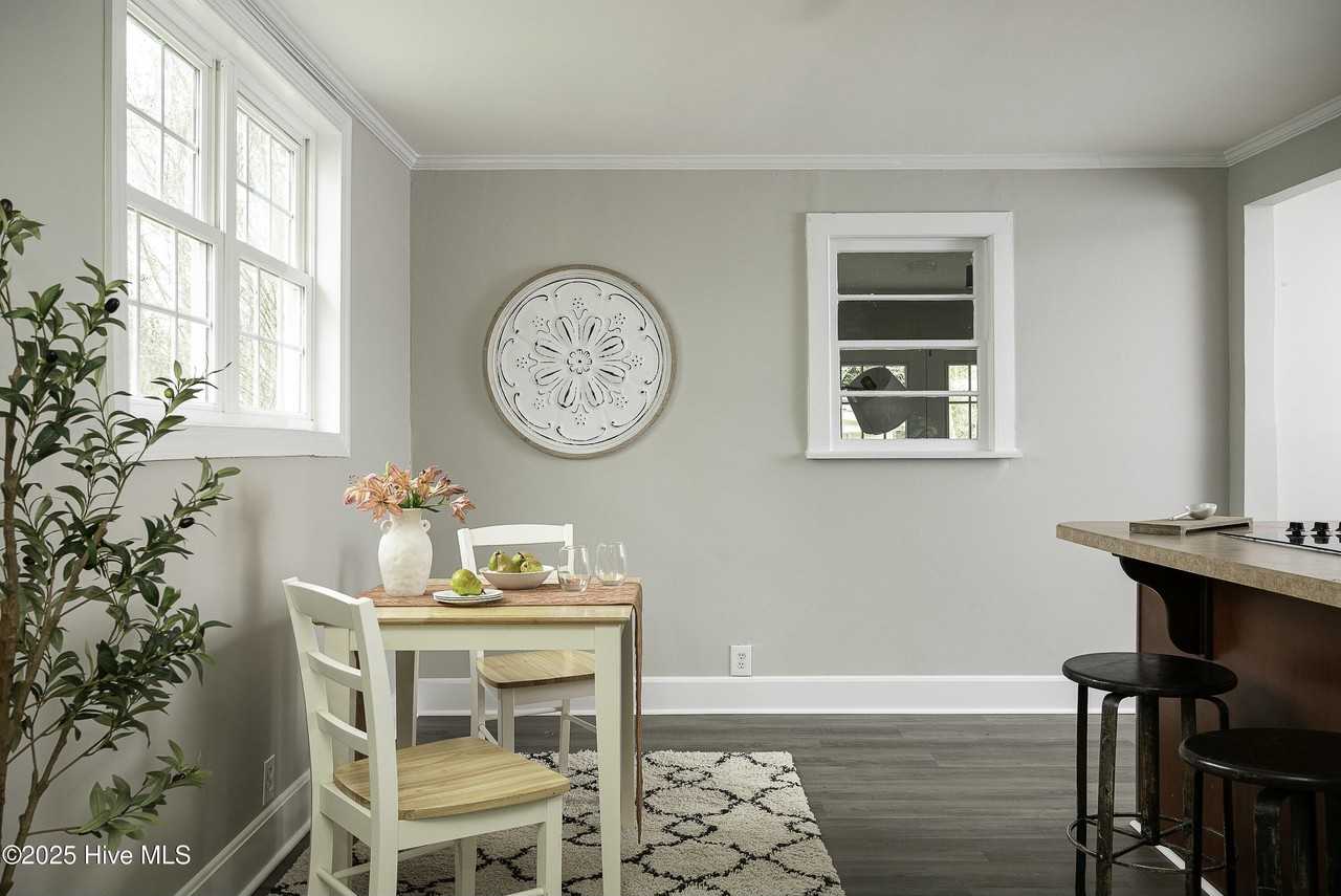 309 E Church St - Photo 5 of 20
