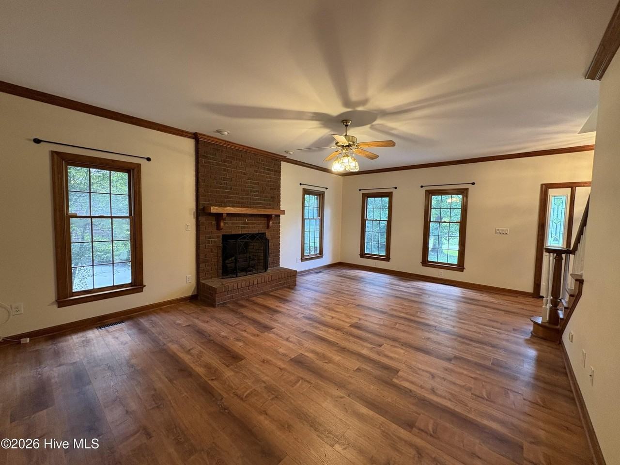 916 Dorset Way - Photo 5 of 25