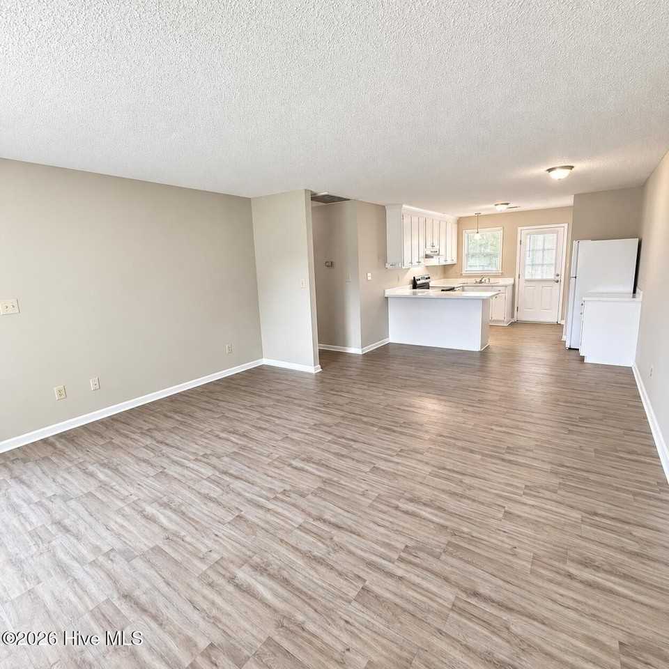 6615 Cottonwood Dr #D - Photo 2 of 12