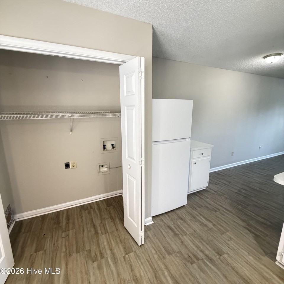 6615 Cottonwood Dr #D - Photo 5 of 12
