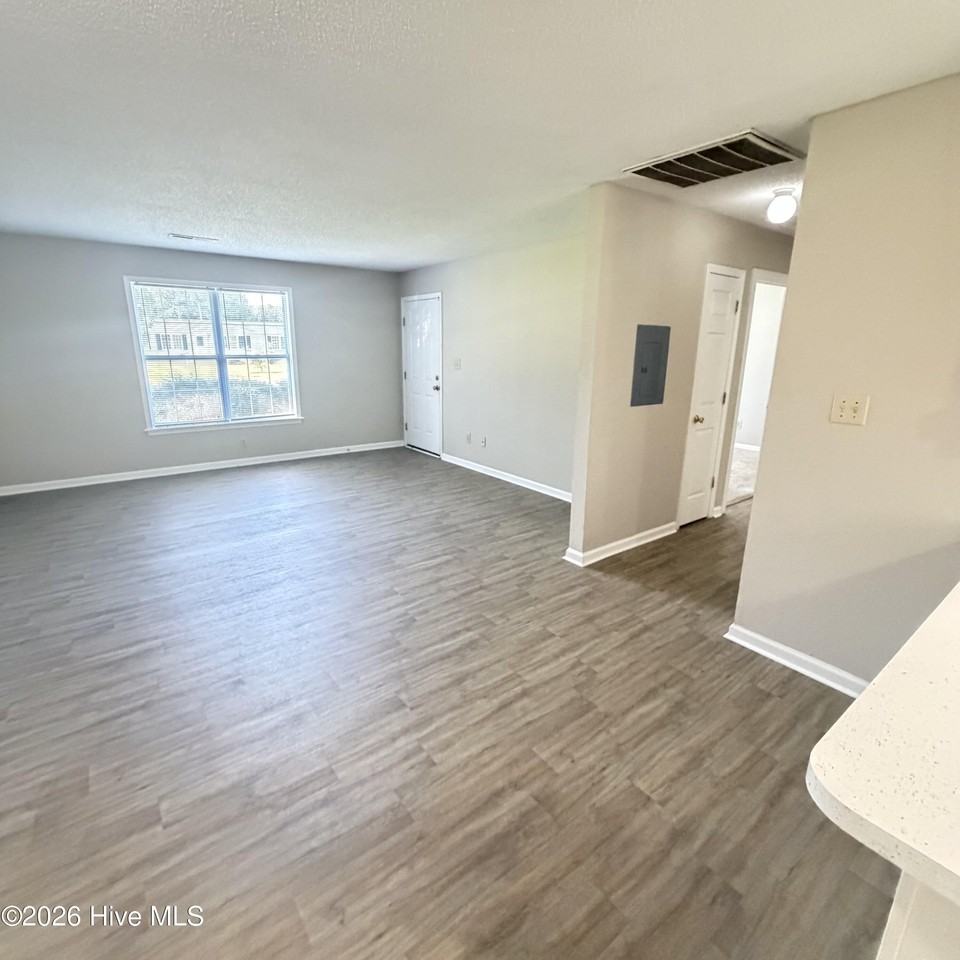 6615 Cottonwood Dr #D - Photo 6 of 12