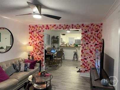 626 E Waldburg St - Photo 5 of 32