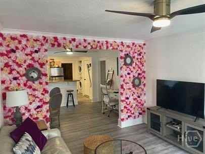 626 E Waldburg St - Photo 7 of 32