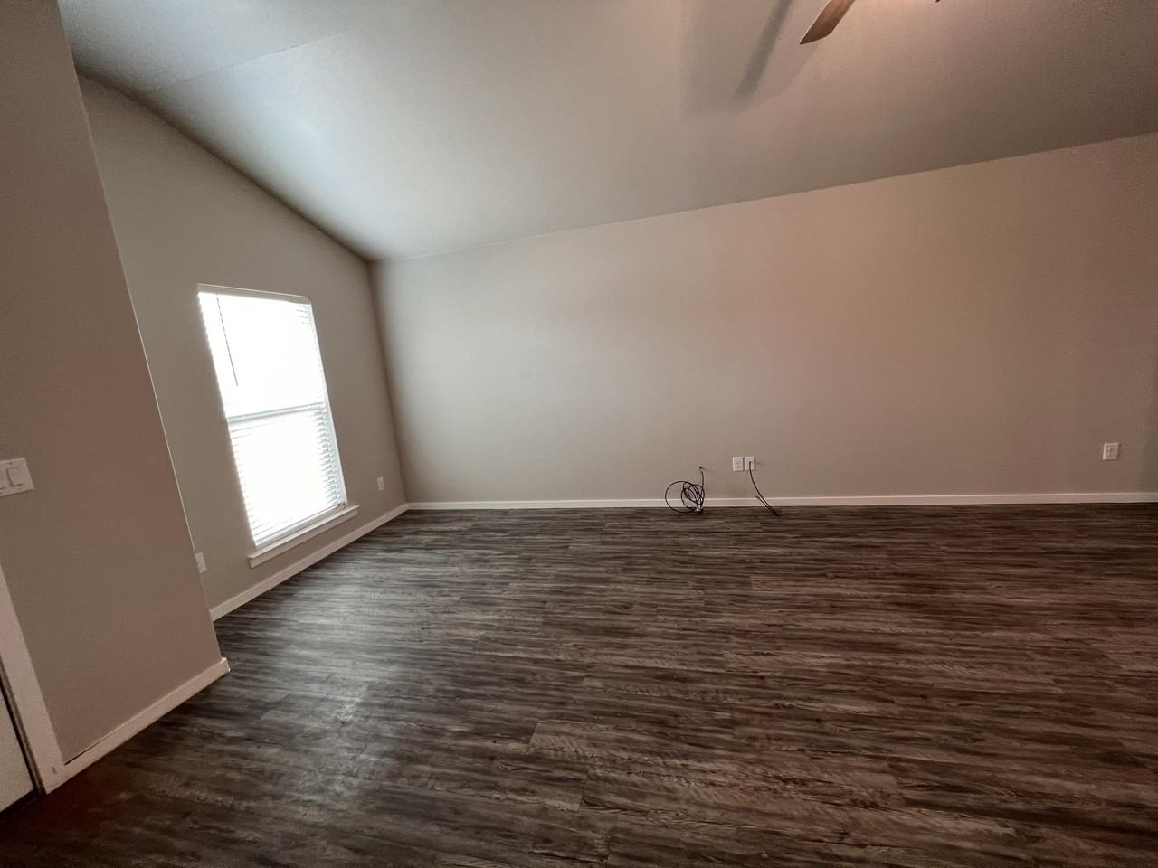 2118 N Texas Ave - Photo 3 of 23