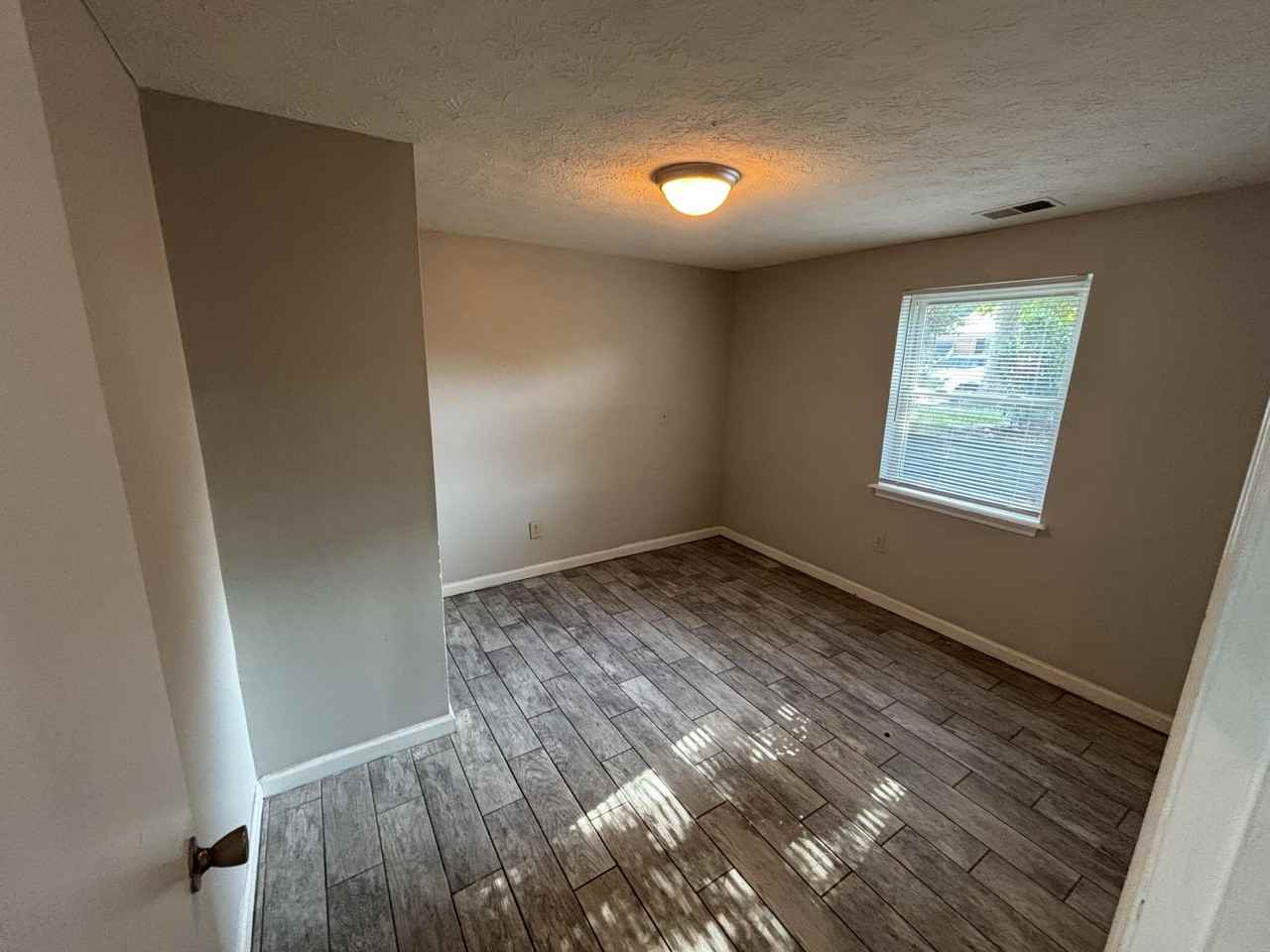 577 El Paseo Pl - Photo 7 of 11