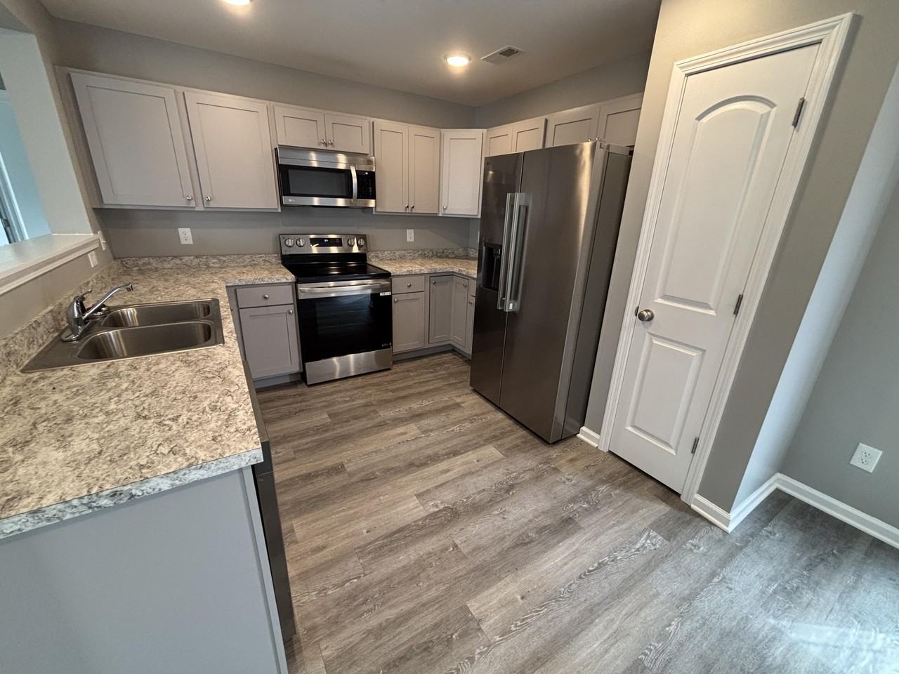 156 Landry Ln - Photo 5 of 22