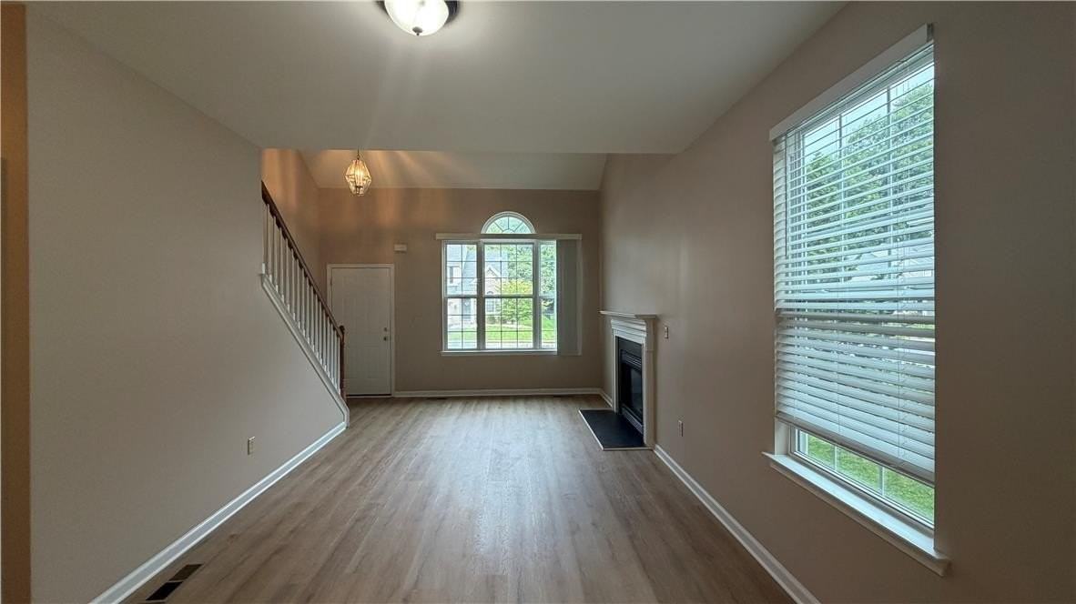 2288 Creekside Dr - Photo 3 of 34