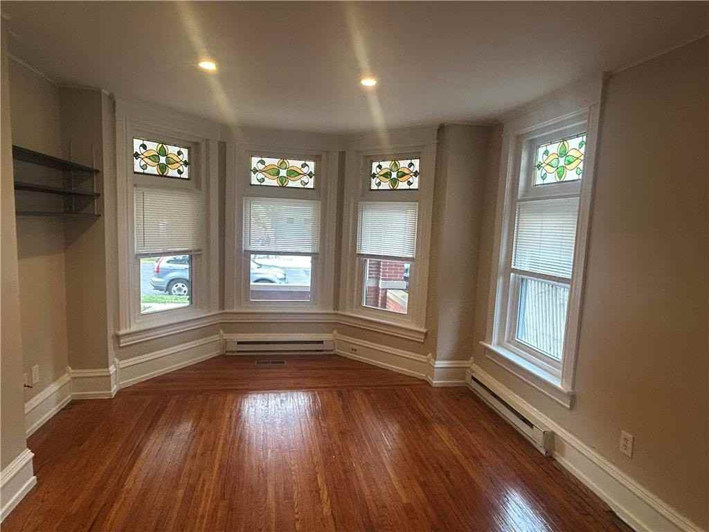 1638 W Walnut St #1 - Photo 3 of 20