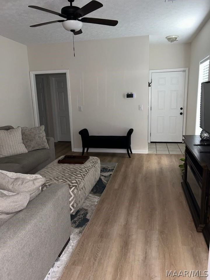 105 Jamestown Loop - Photo 3 of 12