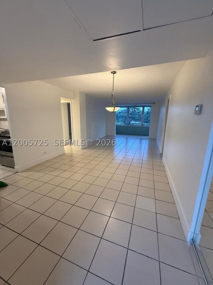 447 Ne 195th St #310 - Photo 2 of 18
