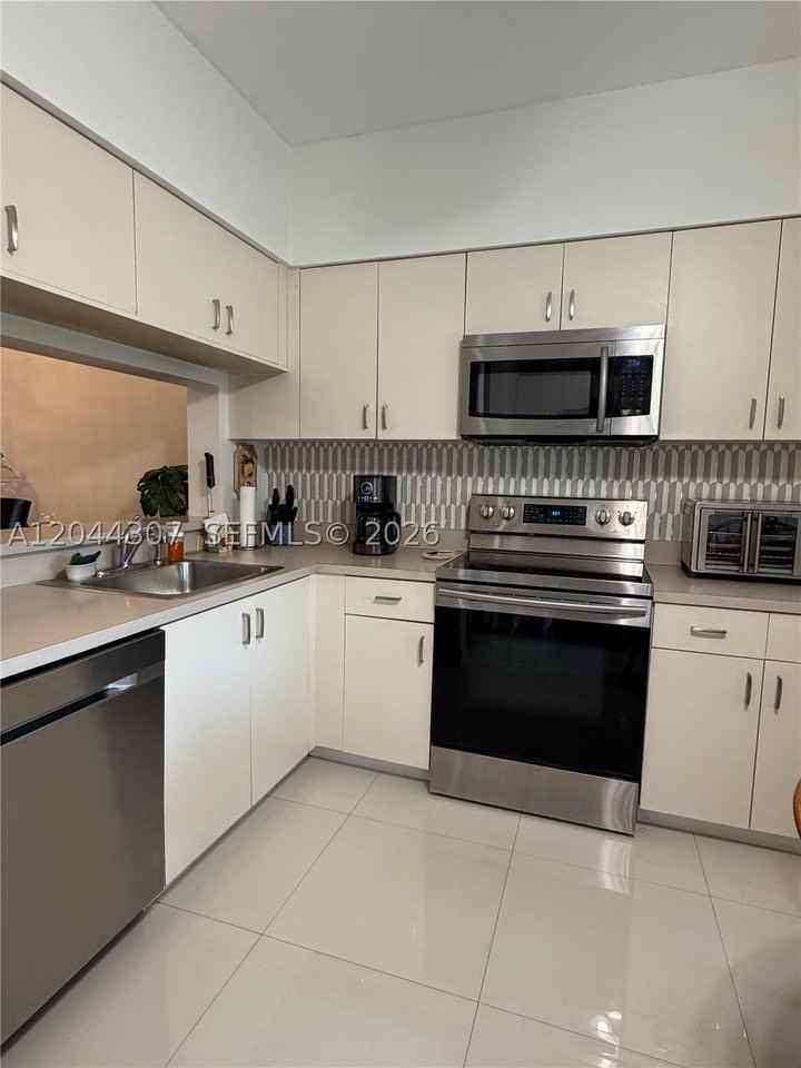 16619 Hemingway Dr - Photo 4 of 14