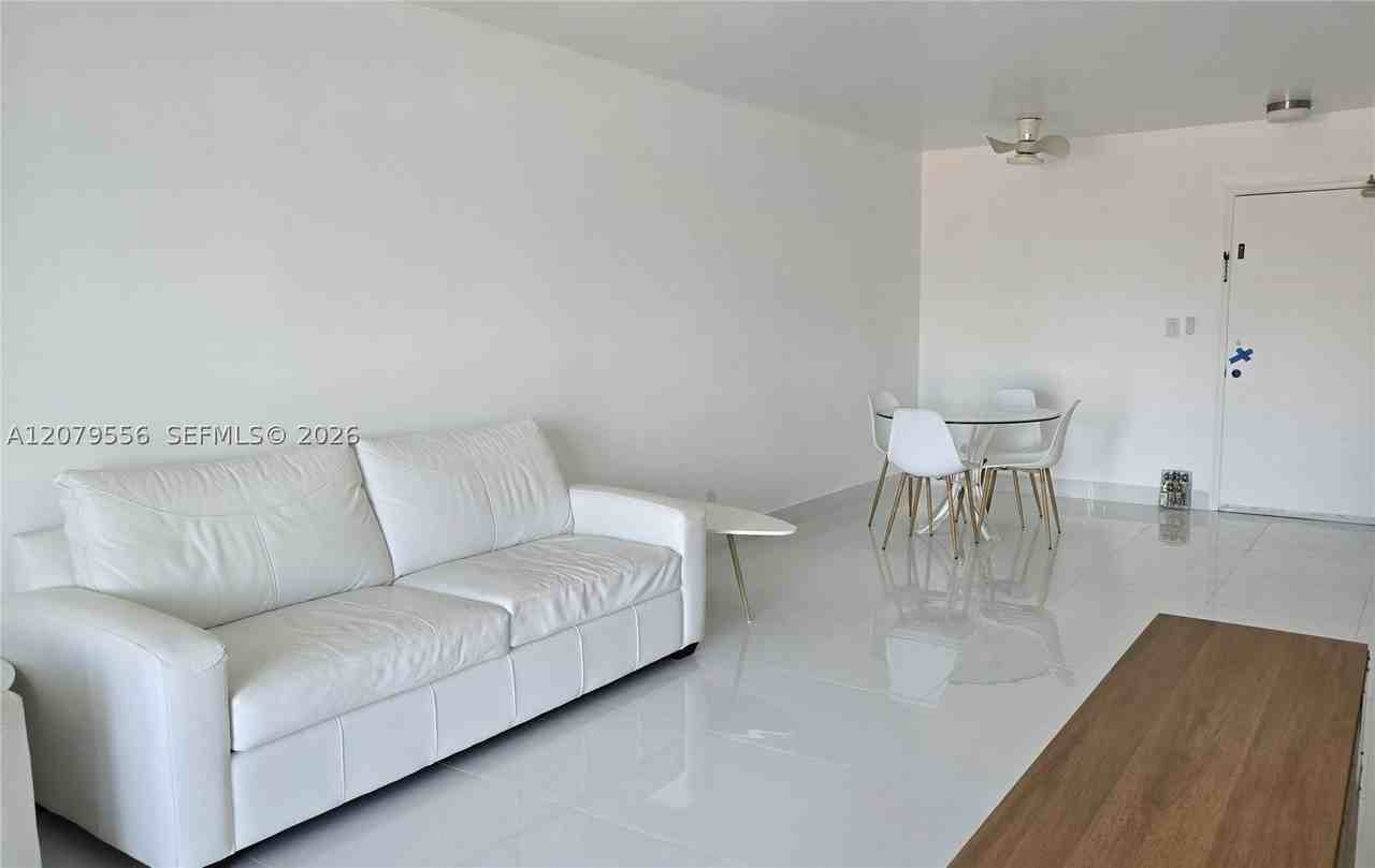 3000 Riomar St #703 - Photo 6 of 24