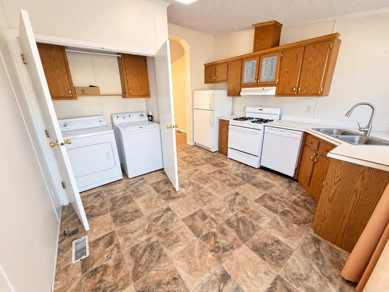 102 Palmer Ave #1 - Photo 3 of 9