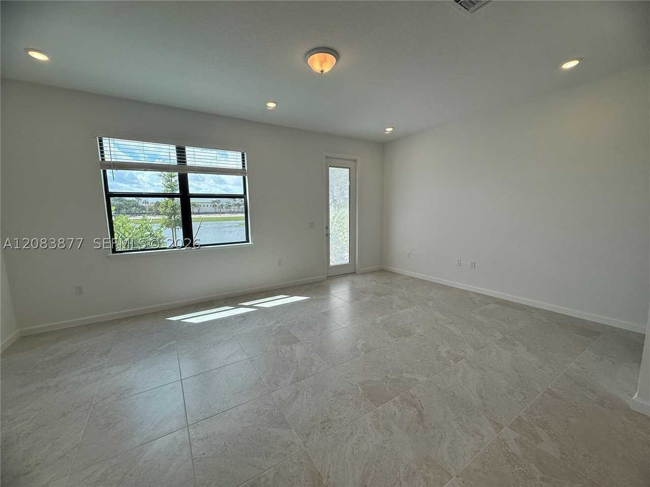 4280 Efendi Dr - Photo 4 of 7