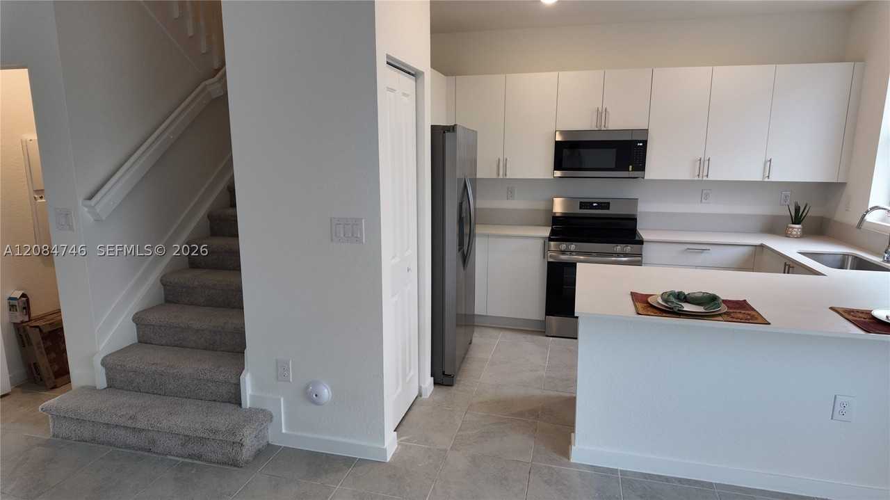 Sw 230th Ter - Photo 3 of 27