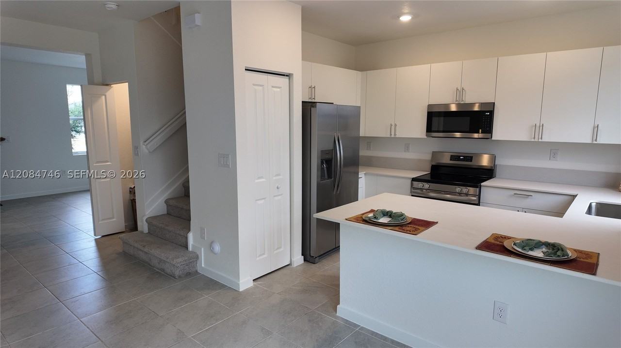 Sw 230th Ter - Photo 4 of 27