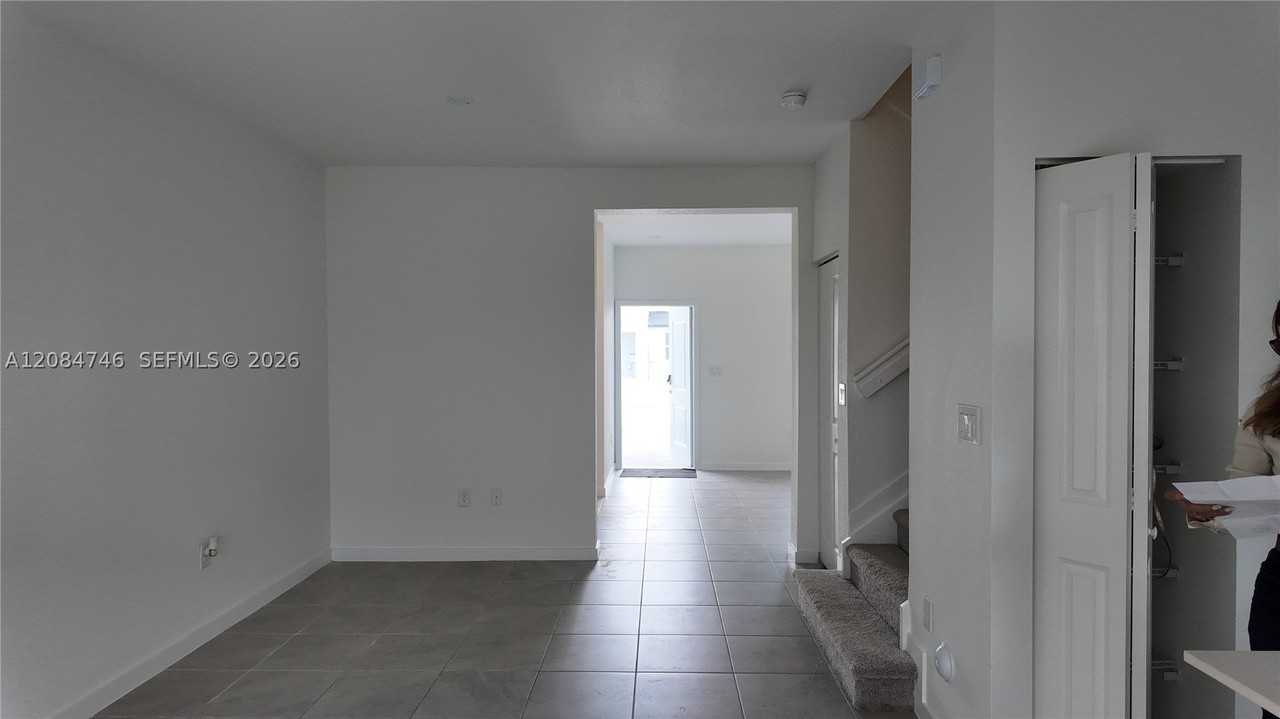 Sw 230th Ter - Photo 6 of 27