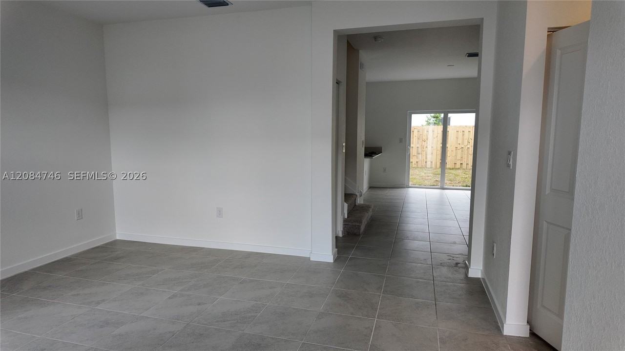 Sw 230th Ter - Photo 7 of 27
