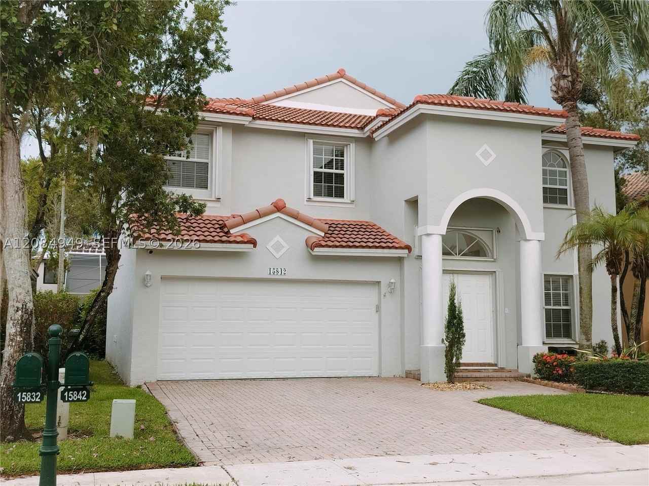 15842 Sw 14th St - Photo 2 of 36