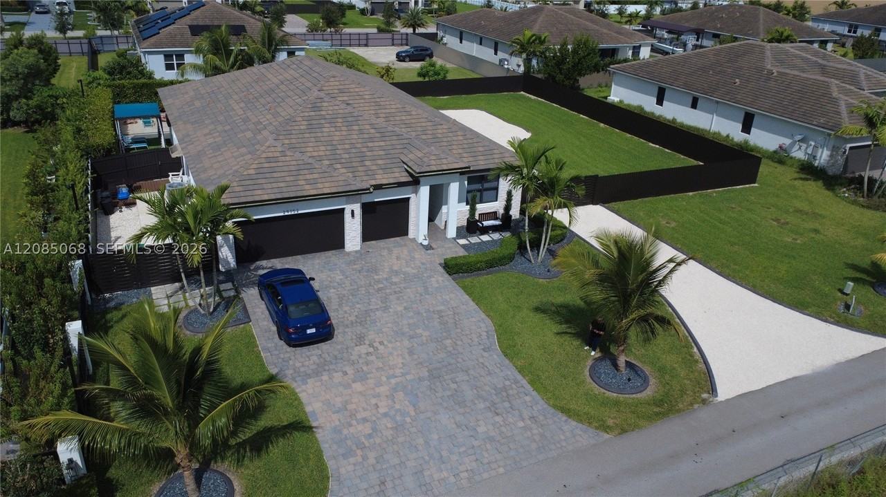 29352 Sw 178th Ave - Photo 3 of 36