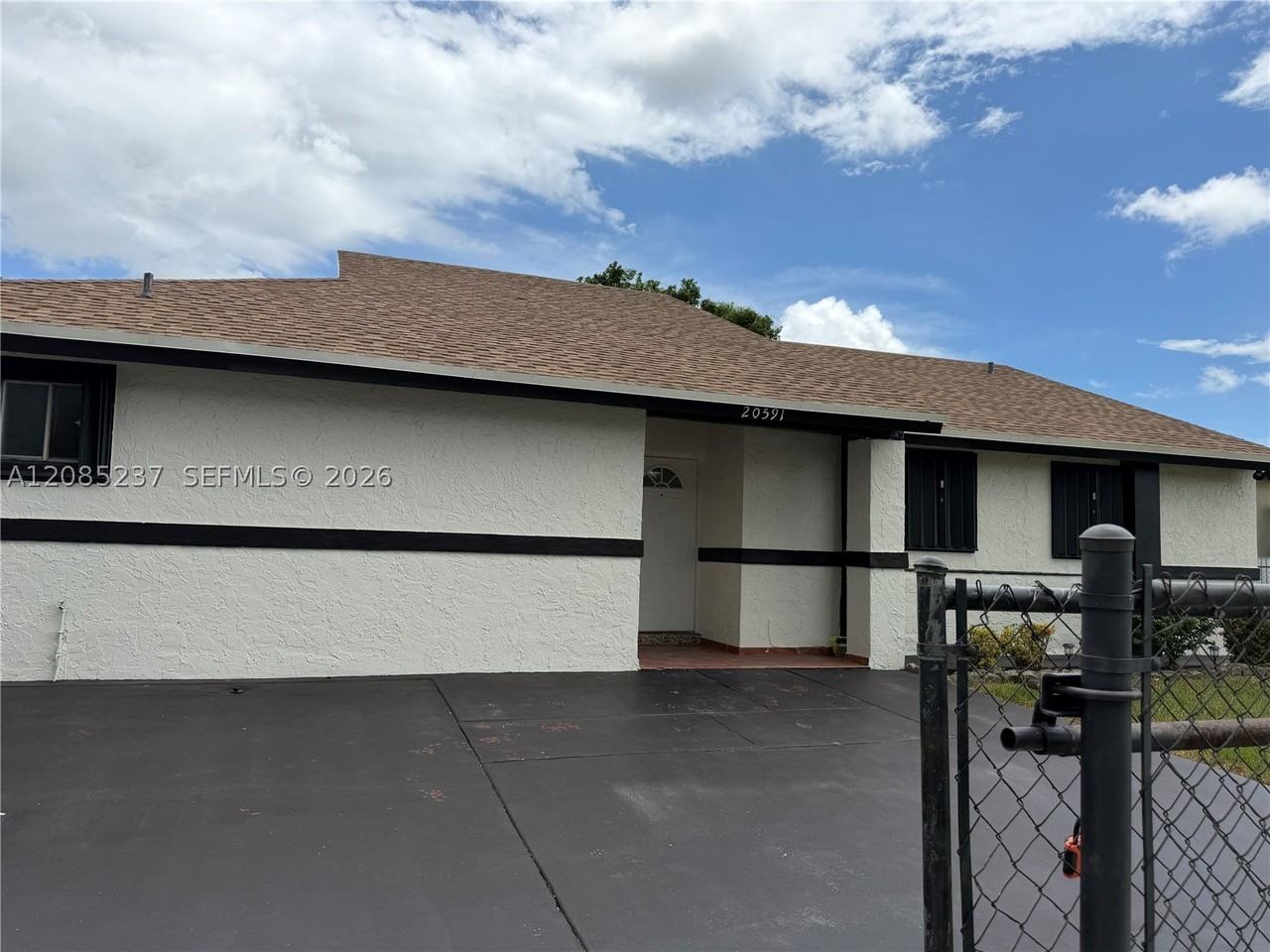 20591 Sw 124th Ct - Photo 3 of 22