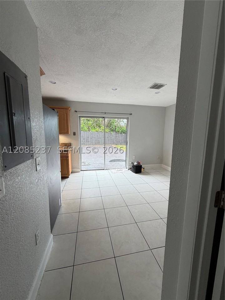 20591 Sw 124th Ct - Photo 6 of 22