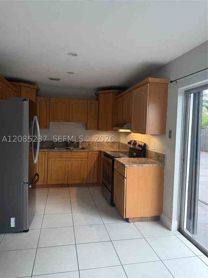20591 Sw 124th Ct - Photo 7 of 22