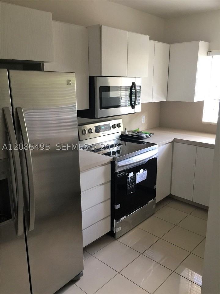 609 Puerta Ave - Photo 5 of 20