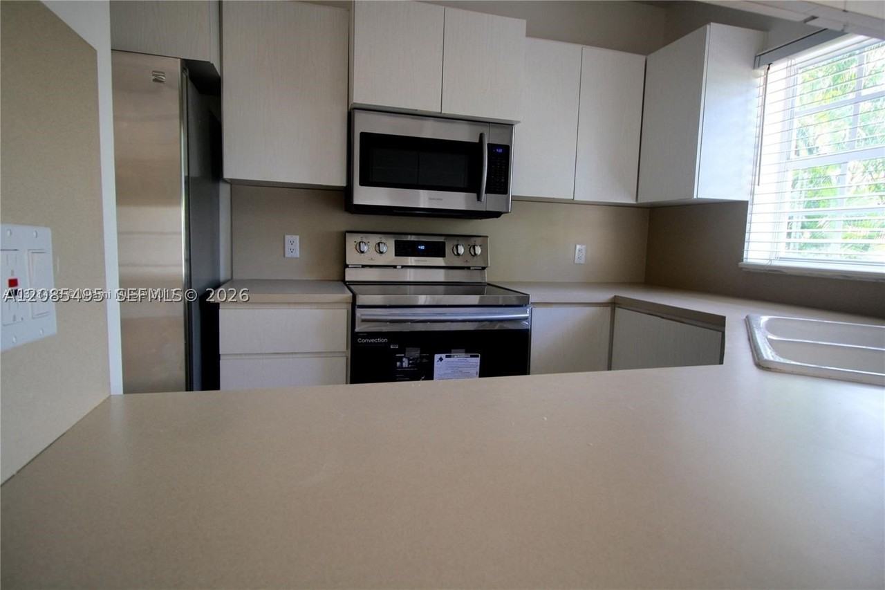 609 Puerta Ave - Photo 6 of 20