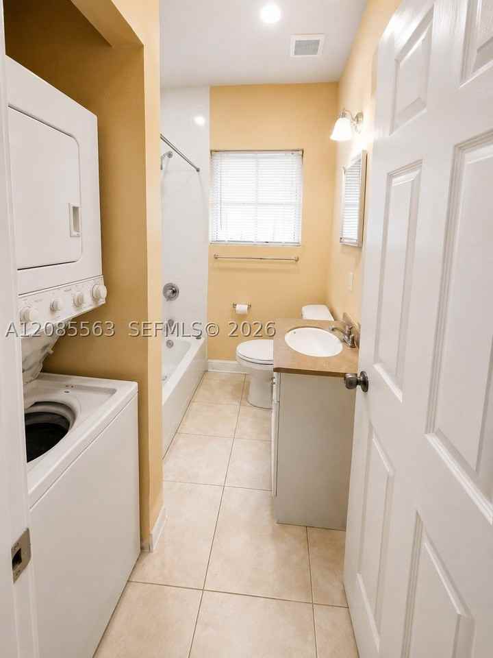 851 80th St #4 - Photo 3 of 7