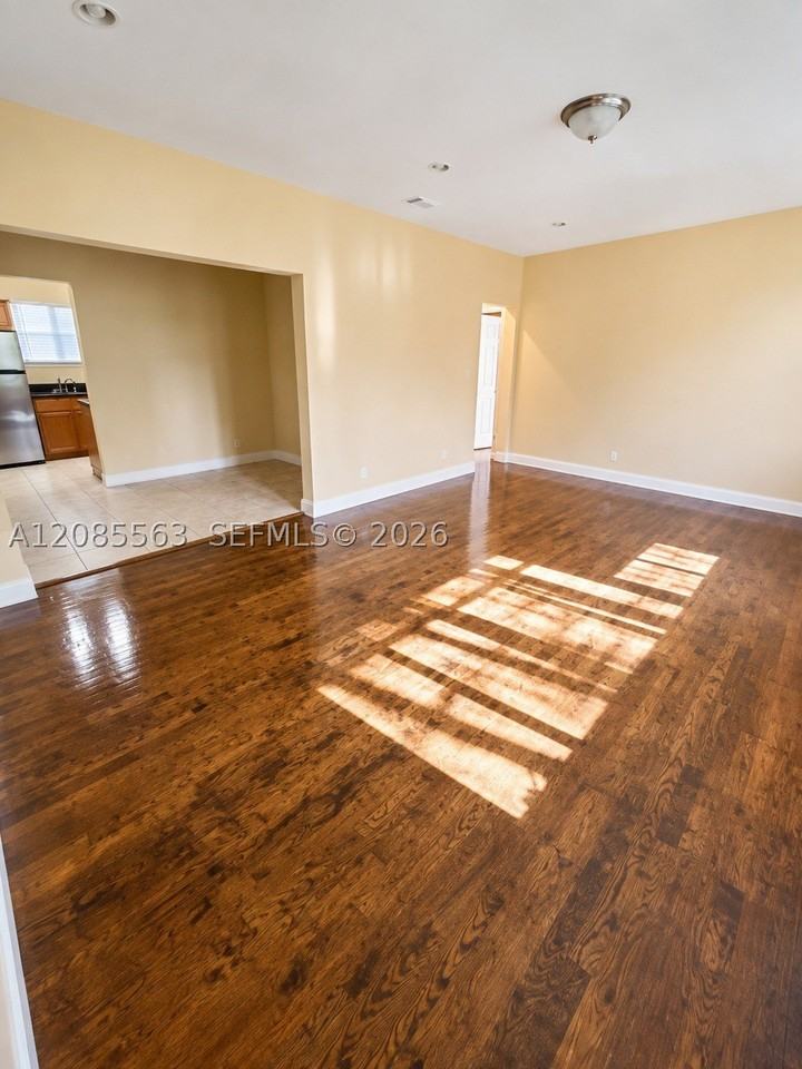 851 80th St #4 - Photo 5 of 7