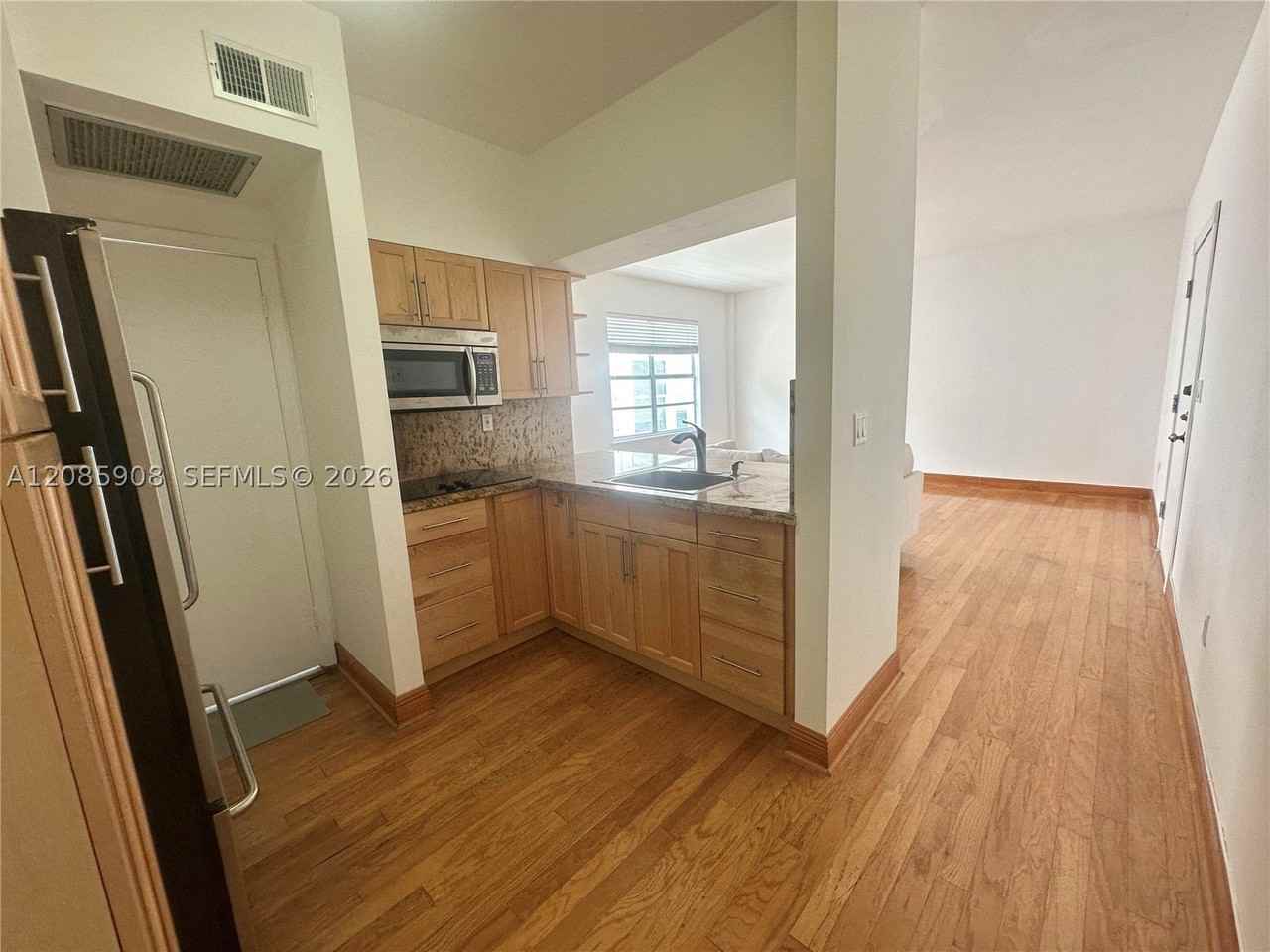 1200 Euclid Ave #204 - Photo 2 of 15