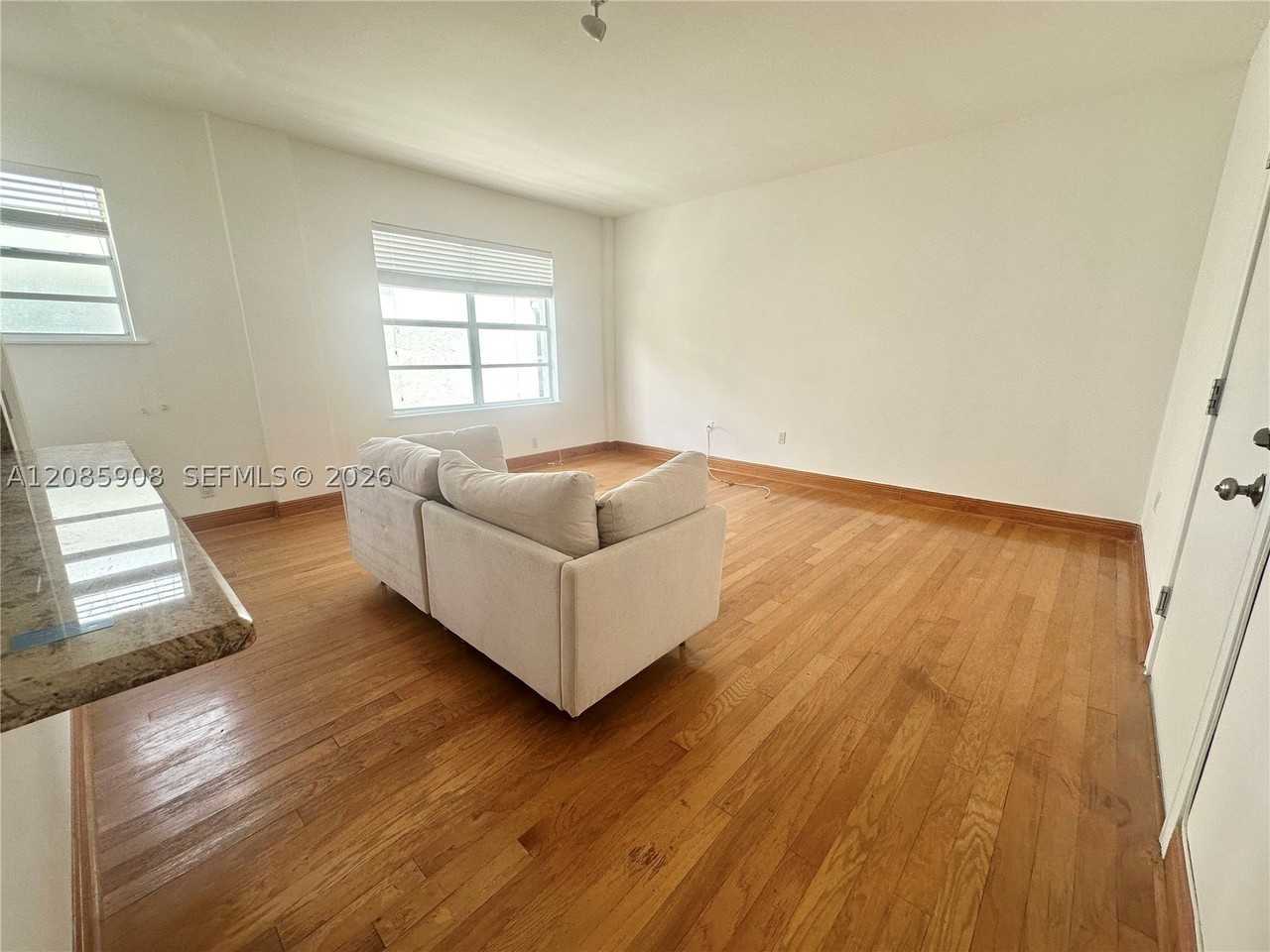 1200 Euclid Ave #204 - Photo 5 of 15